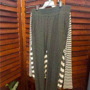 Cabi joggers, pockets, medium weight. Size medium